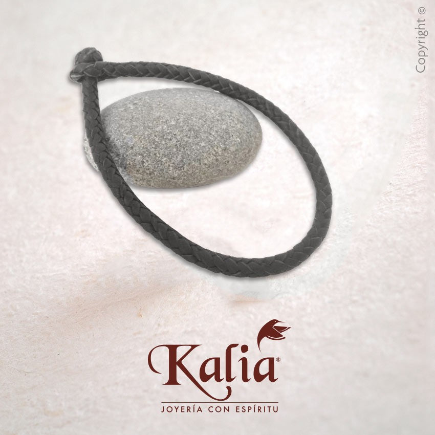 Pulsera Tejida de Cuero Redonda