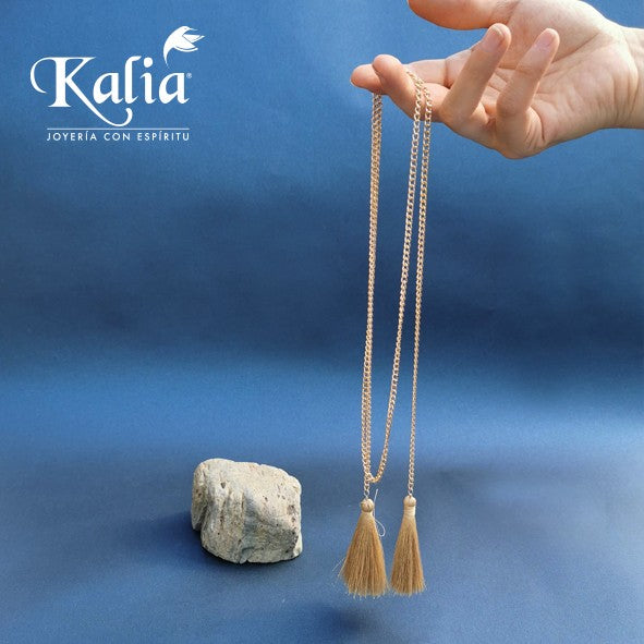 Colgante de cadena con 2 borlitas
