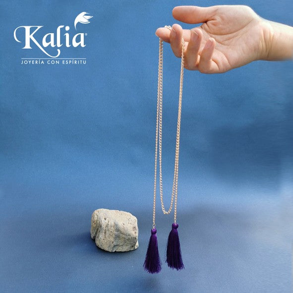 Colgante de cadena con 2 borlitas